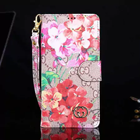 超人気 ハイブランドiphone18 手帳型スマホケース