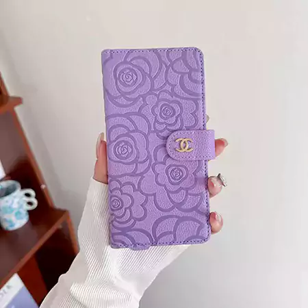 シャネルiphone18proウォレットフォンケース