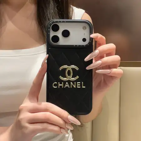 シャネルiphone18proケース キルティングレザー