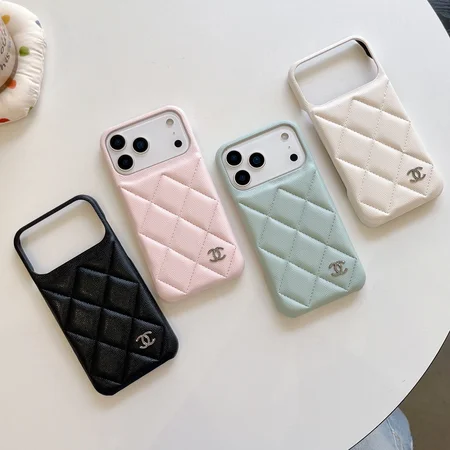 ☆すぐ届く☆シャネル風キルティングレザー iPhone18/18proスリムオープンケース。柔らか質感、薄型軽量、4 色展開。