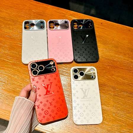 メタリックカメラ枠付き LV 風モノグラム iPhone18proケース。薄型軽量、レンズ保護 + 耐衝撃。5 色展開、男女ペアにおすすめ。