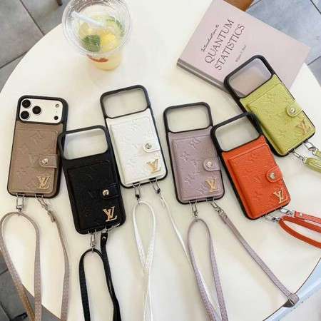 全 12 色展開 ヴィトン風エンボスレザー iPhone18pro/18 ショルダーケース。背面収納ポケット、スタンド機能、耐衝撃仕様。長さ調整ストラップ付き。