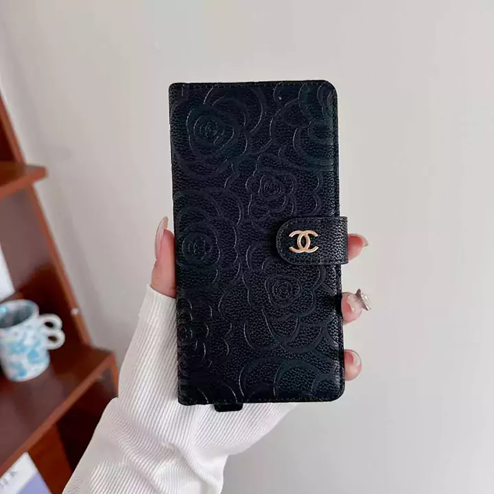シャネルiphone18proウォレットフォンケース
