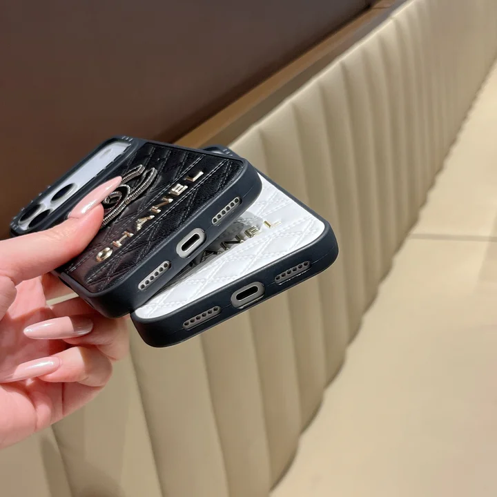 chanel iphone18promaxケース 英字母 金箔押し