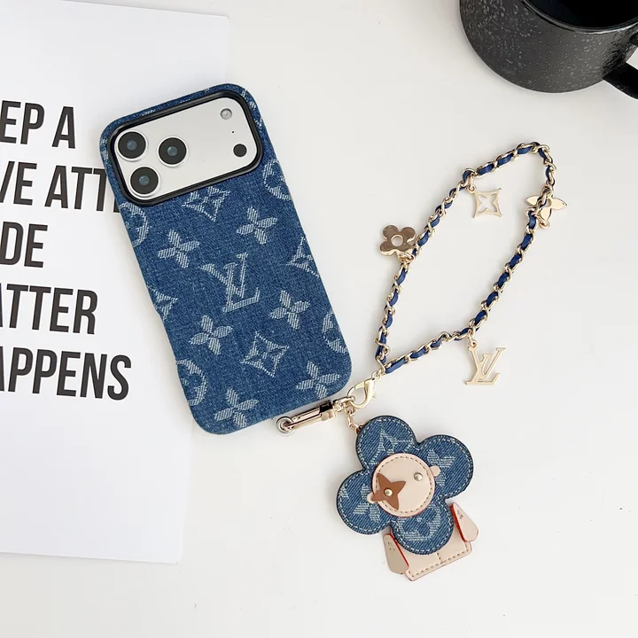 Vuitton iphone18pro 携帯 ケース ヴィヴィアンヌ チャーム