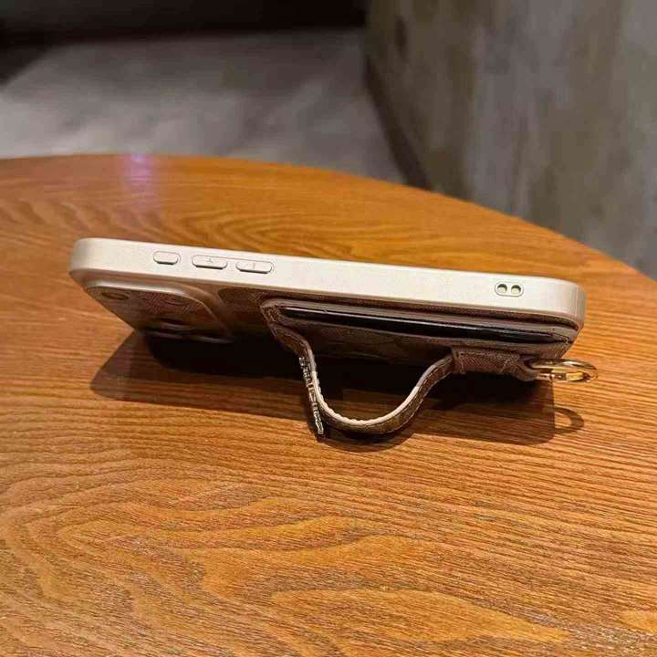 coach iphone18pro携帯ケース スマホベルト